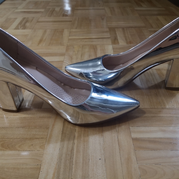 Brand New Silver pumps - Picture 2 of 4